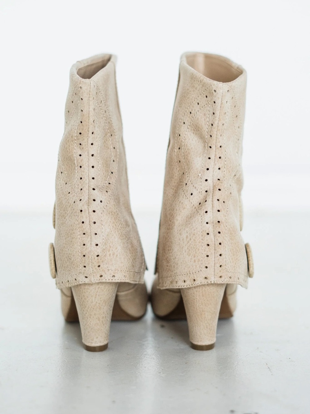 Not Rated Women's Light Beige Button Accent Ankle Boots - Picture 3 of 5